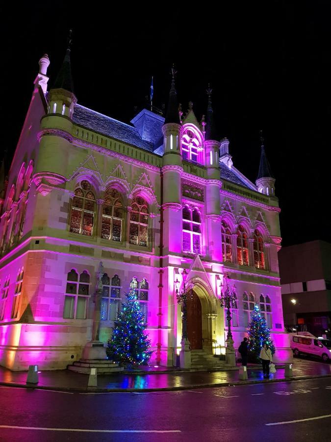 Smart & Cozy Holiday Apartment In The City Centre Inverness Zewnętrze zdjęcie